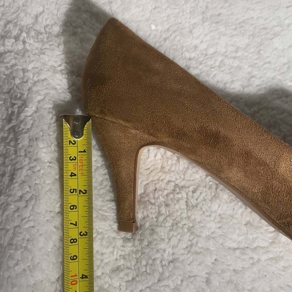Women's Suede Pointed-Toe Pumps in Tan - Picture 7 of 7